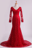 Red V-Neck Evening Dresses Mermaid With Applique Lace And